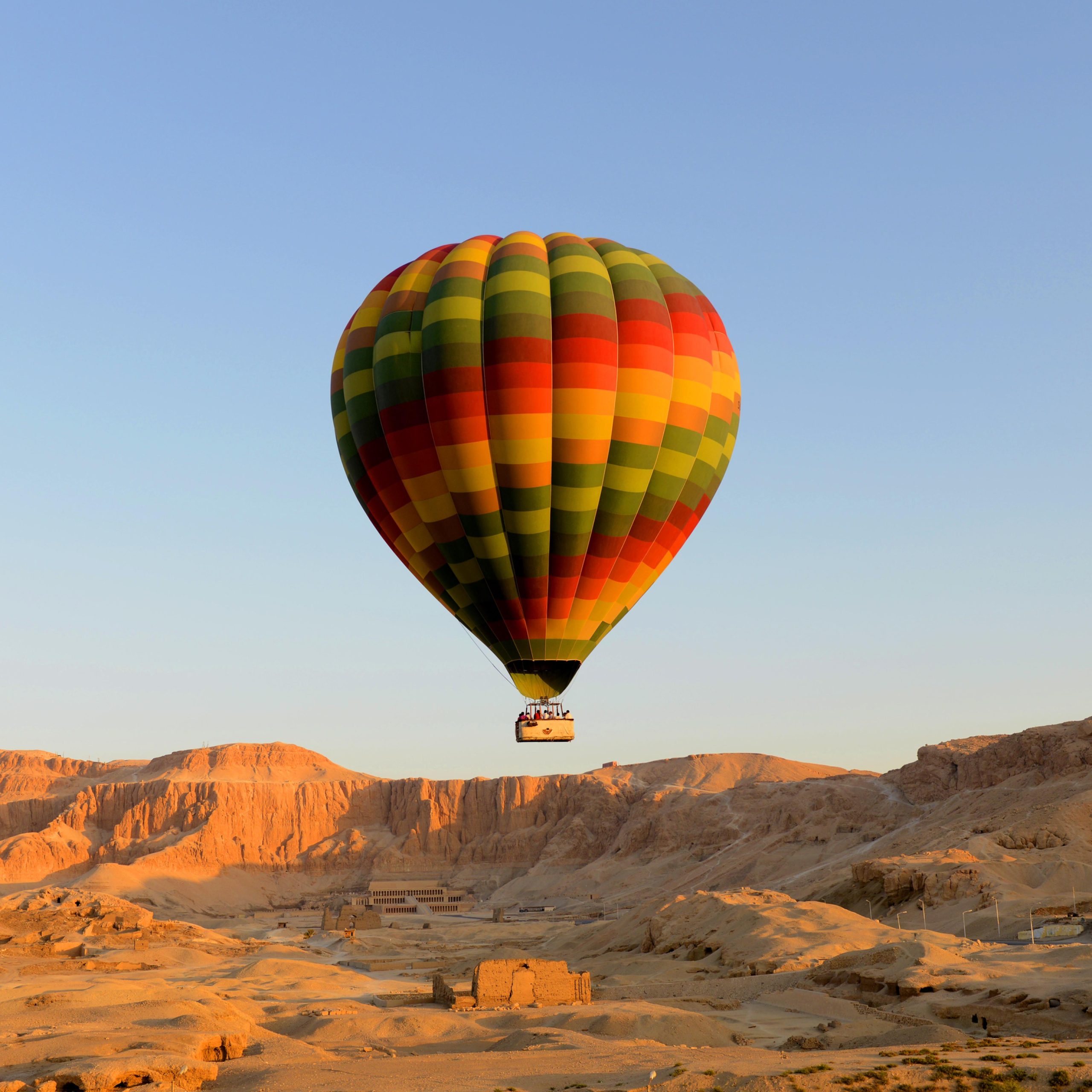 Hot air balloon 