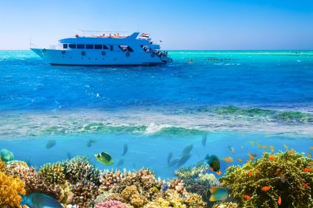 Hurghada: Full-Day Orange Bay Boat Tour with Meals